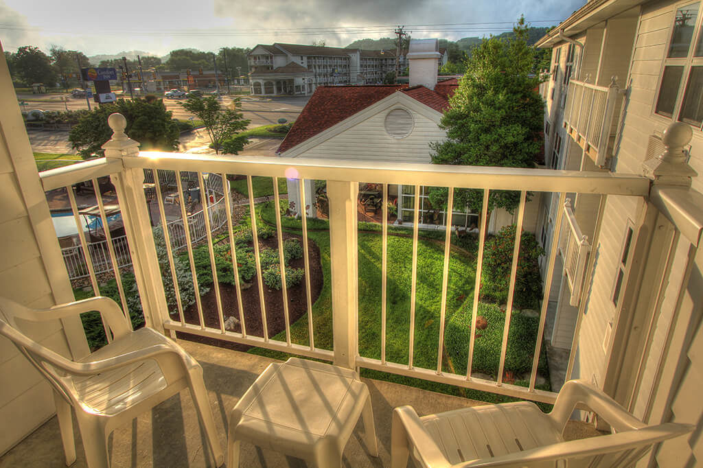 The Inn At Apple Valley Sevierville TN Balcony Rooms