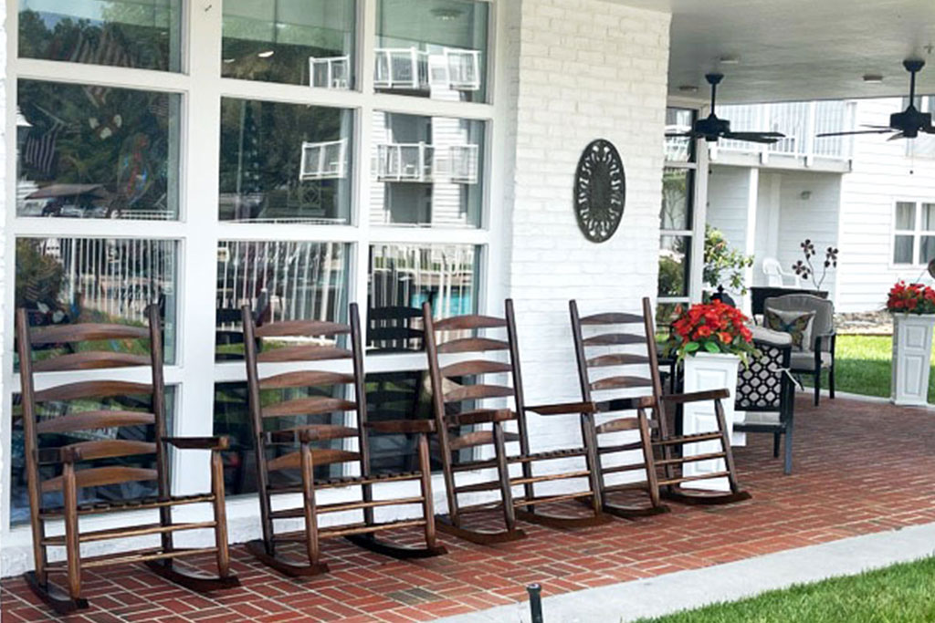 The Inn At Apple Valley 2021 New Patio Furniture
